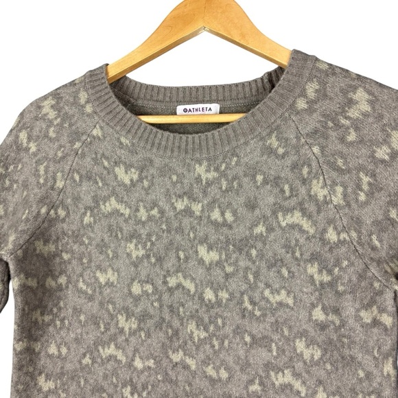 EUC Athleta Women’s Merino Wool Blend Leopard Crewneck Sweater in Gray/Cream Lg - Picture 2 of 11